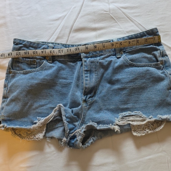 Hot Kiss Denim Shorts with Lace Accents - Picture 6 of 8